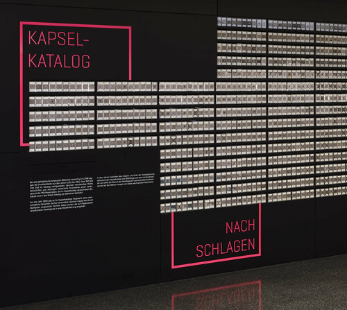 Der Kapselkatalog der GWLB ist Teil der Ausstellung Wissenswelten.